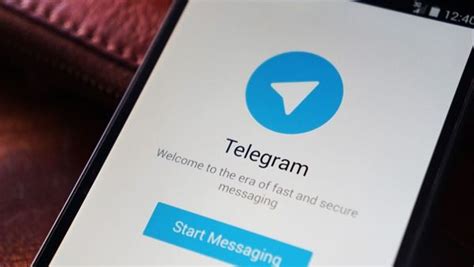 Telegram Grup Linkleri. Telegram ifşa grupları, kullanıcılar tarafından epey ilgi görmüştür. Anonim kalma fırsatı sunan Telegram, gruplarıyla da birçok mesajlaşma uygulamasını geride bırakmıştır. Telegram grupları 200.000 kişiye kadar çıkabilir. Uygulamanın alt yapısı maksimum 200.000 kişiye üyeye imkân verir.